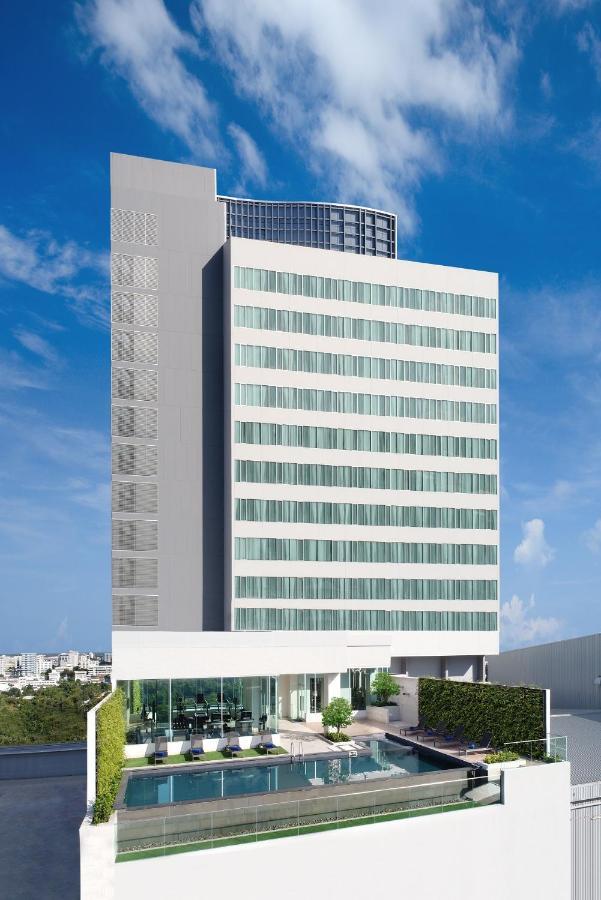 Centre Point Hotel Terminal21 Korat Nakhonratchasima Dış mekan fotoğraf The hotel